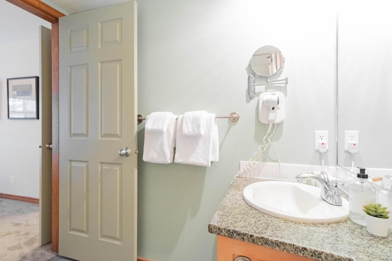 The Best Ski In Ski Out Two Bedroom Condo At Aspens Γουίστλερ Εξωτερικό φωτογραφία